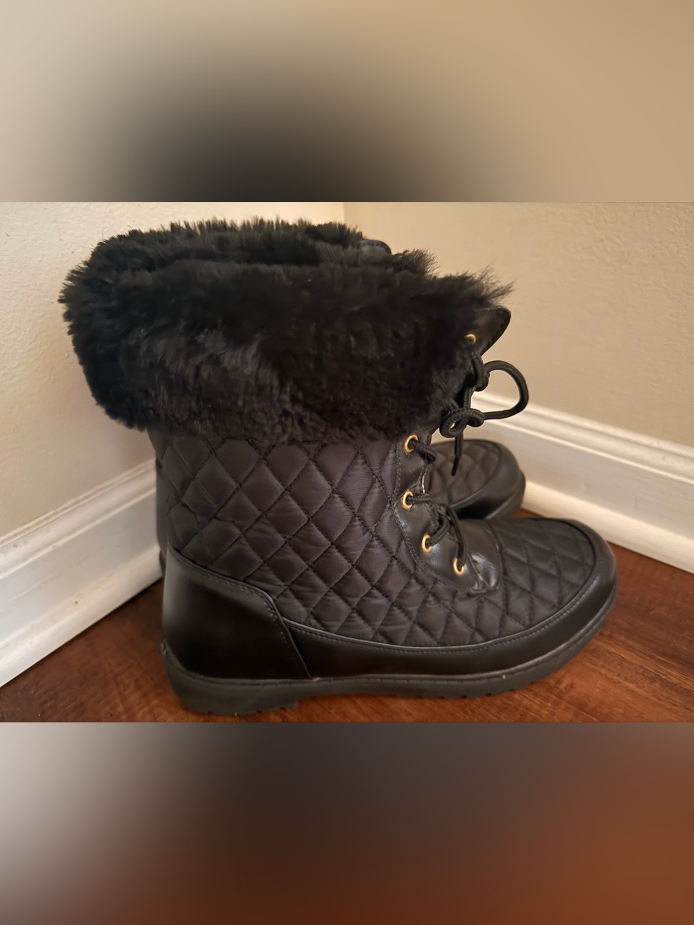 Quilted Black Winter Lace-Up Boots with Faux Fur Cuff